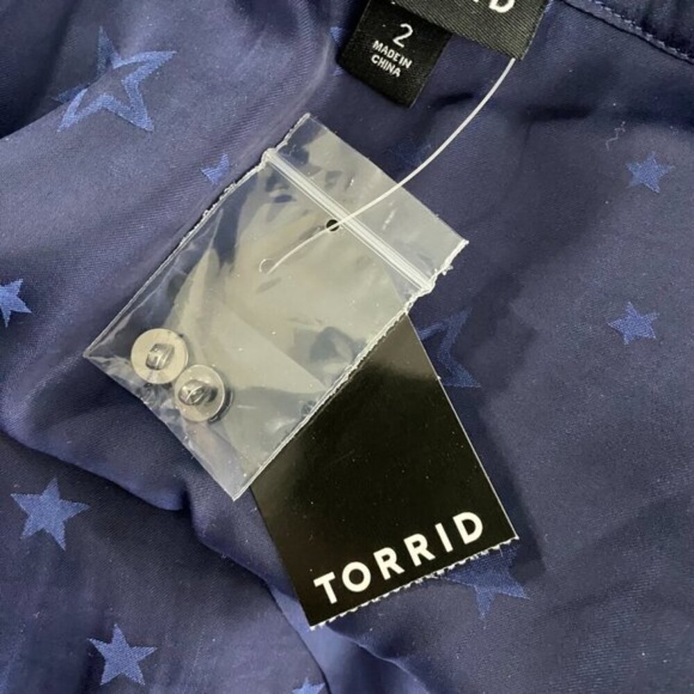 Torrid‎ Peasant Blouse Charmeuse Jacquard Star Navy Blue Tie Neck NWT 2X Flawed - Picture 8 of 11